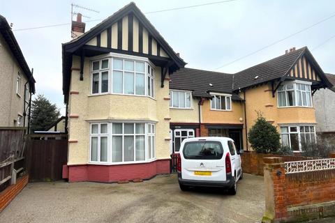 4 bedroom semi-detached house for sale, Cross Lane East, Gravesend, DA12