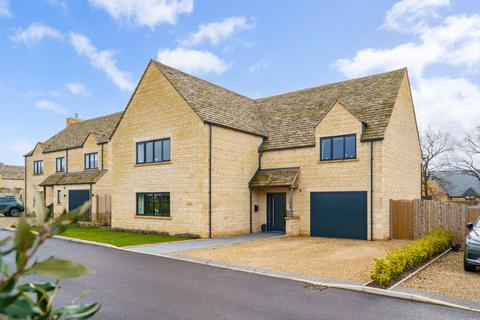 4 bedroom detached house for sale, Broadway Road, Toddington, Cheltenham, Gloucestershire, GL54