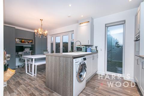 20 Limestone Close, Great Blakenham, Ipswich, IP6 0FG
