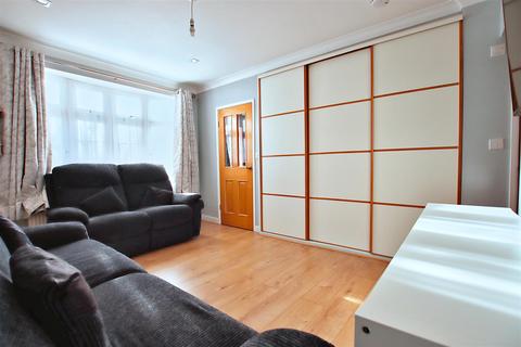 49 Warenford Way, Borehamwood, WD6 5ER