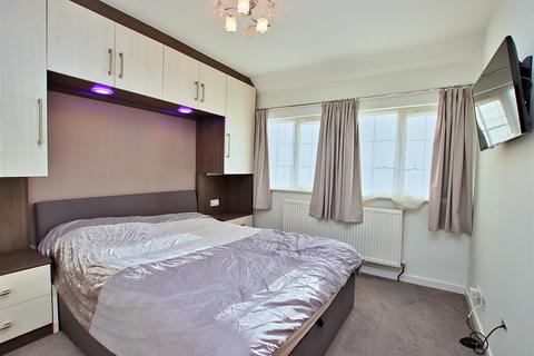 49 Warenford Way, Borehamwood, WD6 5ER