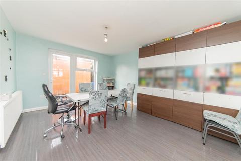 4 bedroom end of terrace house for sale, Daniel Place, Hendon, London