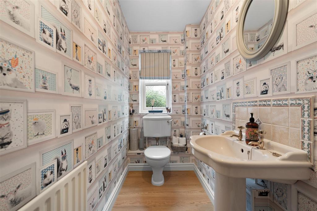 Ground floor cloak room