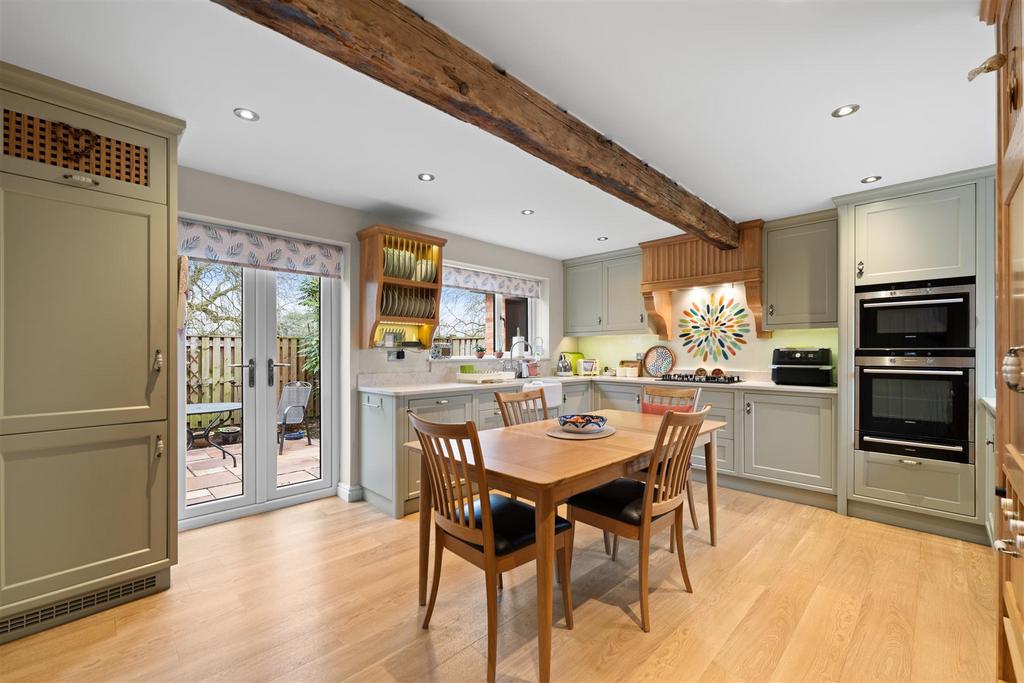 Dining kitchen