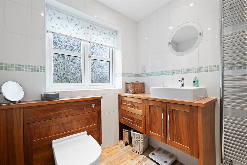 Ensuite shower room
