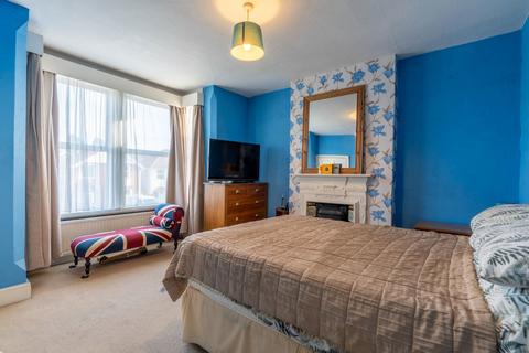 40 Podsmead Road, Gloucester, GL1 5PA