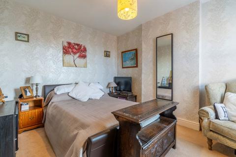 40 Podsmead Road, Gloucester, GL1 5PA