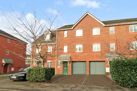 3 bedroom townhouse for sale, Bateman Close, Crewe