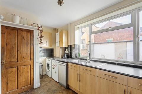 2 bedroom house to rent, Count De Burgh Terrace, York