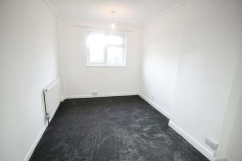 3 bedroom terraced house to rent, Bury Road, Shefford, SG17