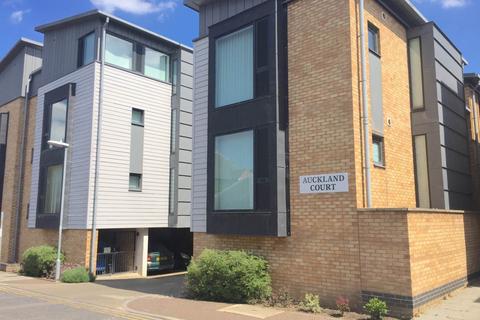 1 bedroom flat to rent, Auckland Court, Cambridge, England