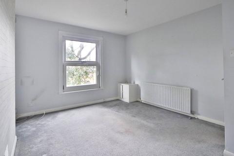 2 bedroom maisonette to rent, Kingston Road, London