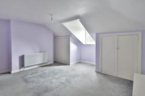 2 bedroom maisonette to rent, Kingston Road, London