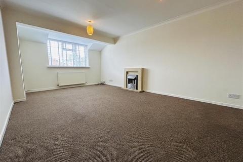 2 bedroom flat to rent, 28 Talaton Close, Pendeford