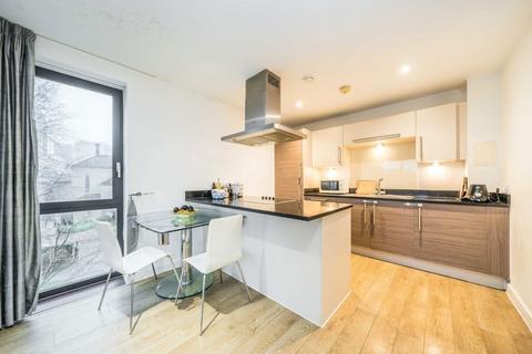 2 bedroom flat to rent, Upper North Street, London E14