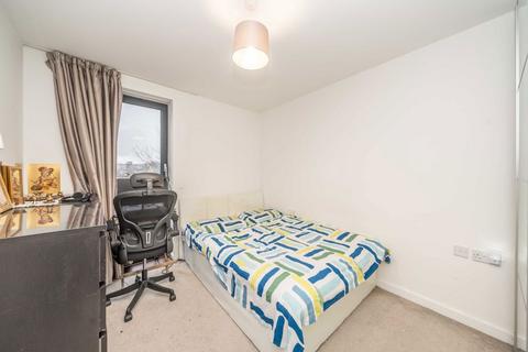 2 bedroom flat to rent, Upper North Street, London E14