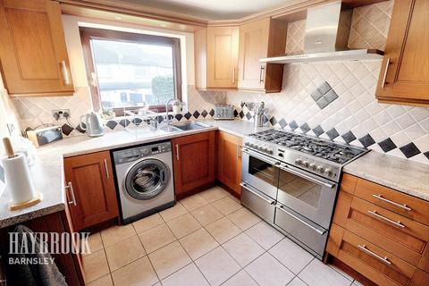 3 bedroom semi-detached house for sale, Oakwood Close, Worsbrough