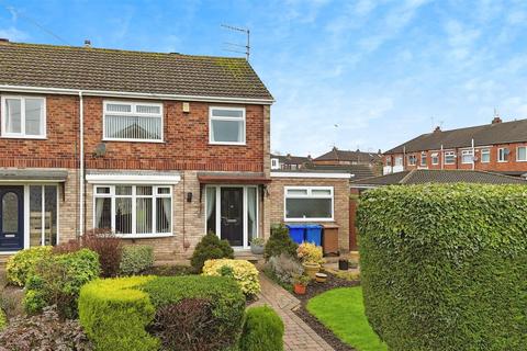 3 bedroom end of terrace house for sale, Springdale Close, Willerby, Hull