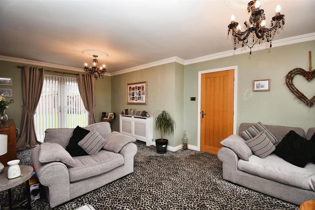 Lounge / dining room