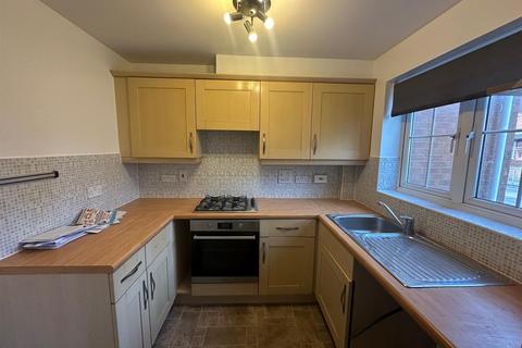 2 bedroom house to rent, Weyhill Road, Andover