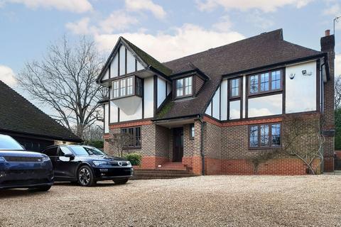 5 bedroom detached house to rent, Trumpsgreen Road, Virginia Water GU25