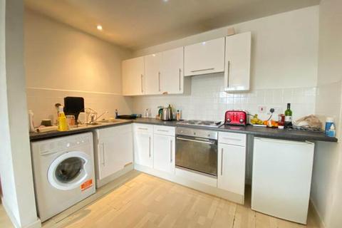 2 bedroom flat to rent, Ordsall Lane, Salford M5