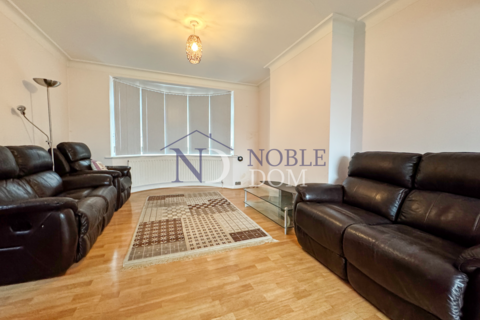 3 bedroom semi-detached house for sale, Hounslow, TW4