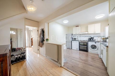 3 bedroom maisonette for sale, Falstaff Court, Opal Street, SE11