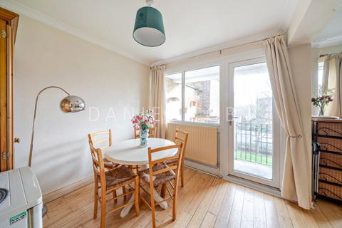 3 bedroom maisonette for sale, Falstaff Court, Opal Street, SE11