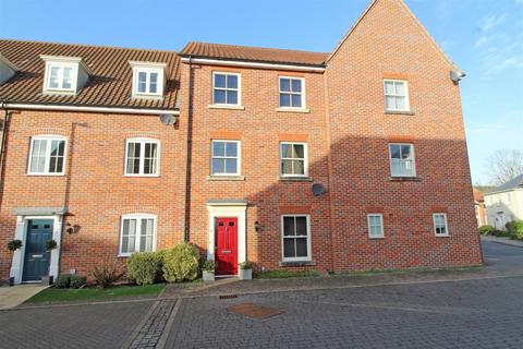 4 bedroom townhouse for sale, The Daubentons, Bury St. Edmunds IP33