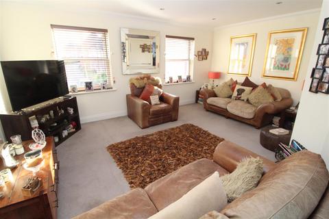 4 bedroom townhouse for sale, The Daubentons, Bury St. Edmunds IP33