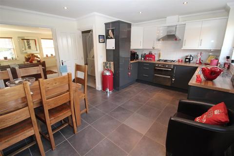 4 bedroom townhouse for sale, The Daubentons, Bury St. Edmunds IP33