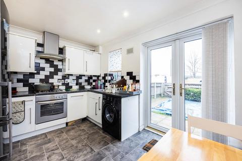 2 Britannia Gate, London, E16 1SA