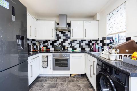 2 Britannia Gate, London, E16 1SA