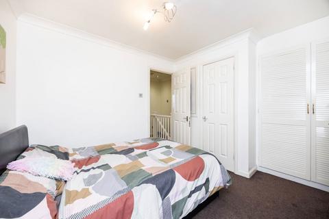2 Britannia Gate, London, E16 1SA