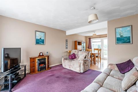 3 bedroom terraced house for sale, Greenacres, Oxted