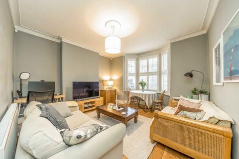 1 bedroom flat for sale, Queens Road, Teddington TW11