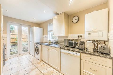 1 bedroom flat for sale, Queens Road, Teddington TW11