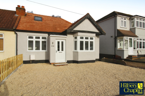 3 bedroom bungalow for sale, The Avenue, Hornchurch, RM12