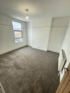 2 bedroom maisonette to rent, Langstone Road, Plymouth PL2