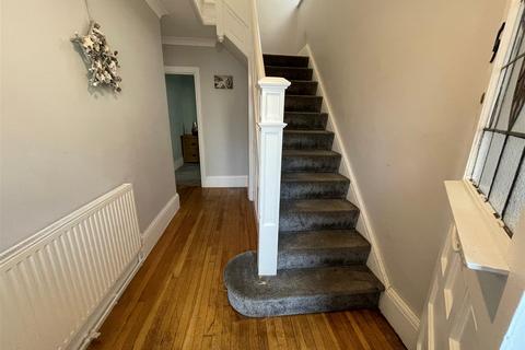 5 Bryn Avenue, Burry Port, SA16 0SG