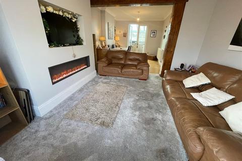 5 Bryn Avenue, Burry Port, SA16 0SG