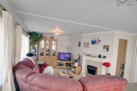 2 bedroom park home for sale, London Road, Romford, RM4