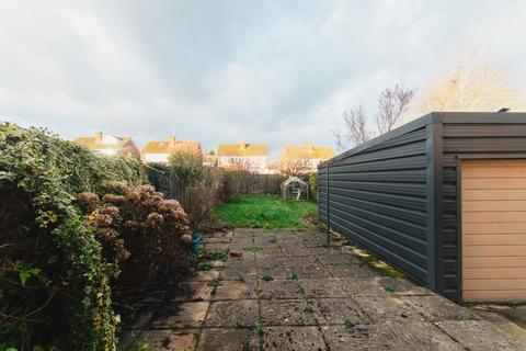 3 bedroom semi-detached house for sale, Sinclair Avenue, Banbury, OX16