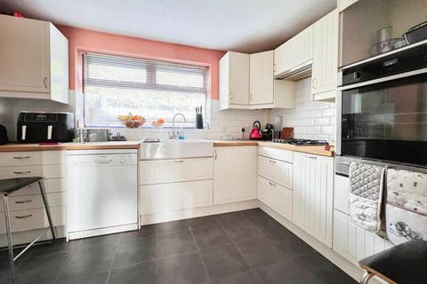 3 bedroom detached house for sale, Well End, Stroud