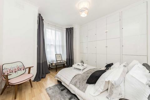 Flat 2, 6 Drewstead Road, London, SW16 1AB