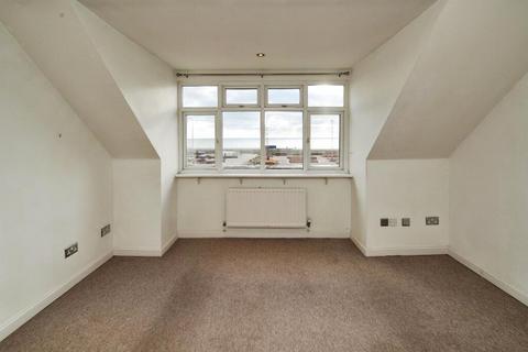 2 bedroom flat to rent, Kingsway, Hove