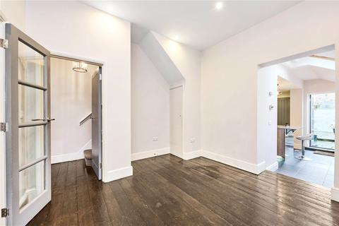 3 bedroom terraced house to rent, Balfern Street, Battersea, SW11