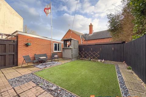 3 bedroom semi-detached house for sale, Beacon Hill Road, Newark NG24