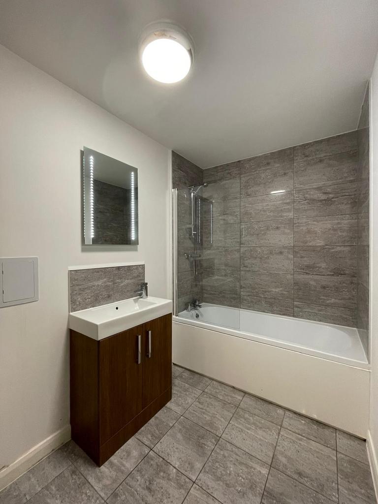 Main bathroom